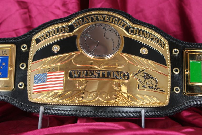 GLOBE STYLE BELT IN GOLD with BUTTONS